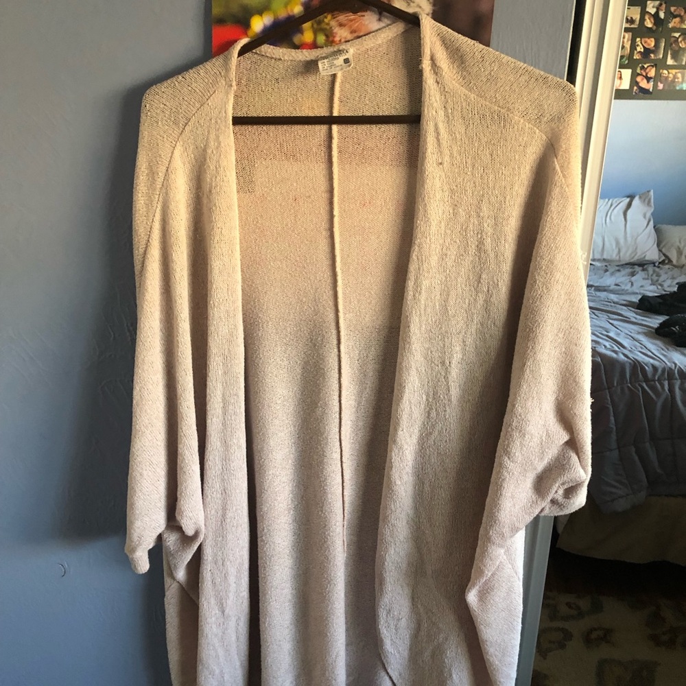 Short sleeve sweater